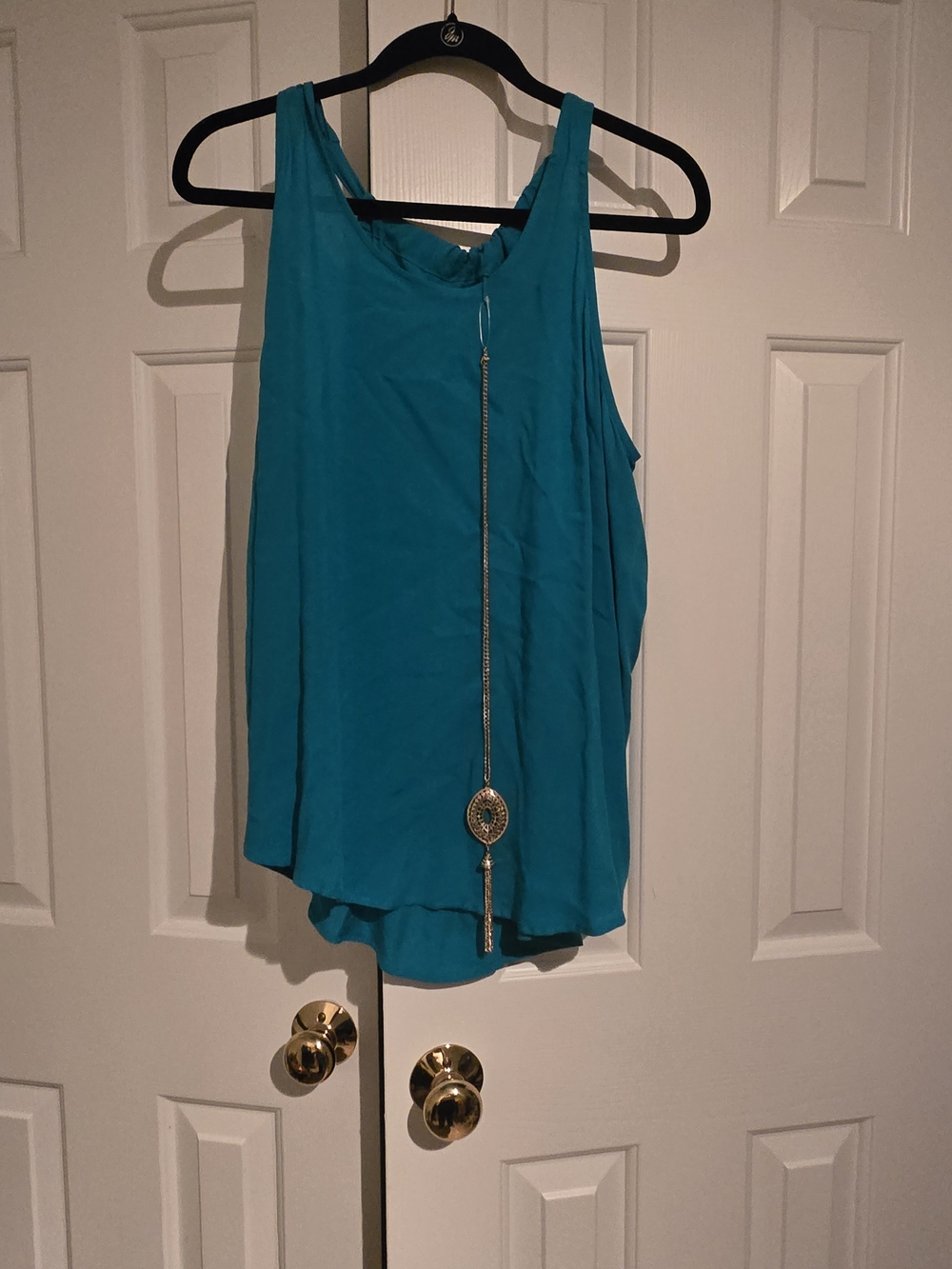 New Directions Teal Sleeveless Chiffon Camisole with Pendant Necklace